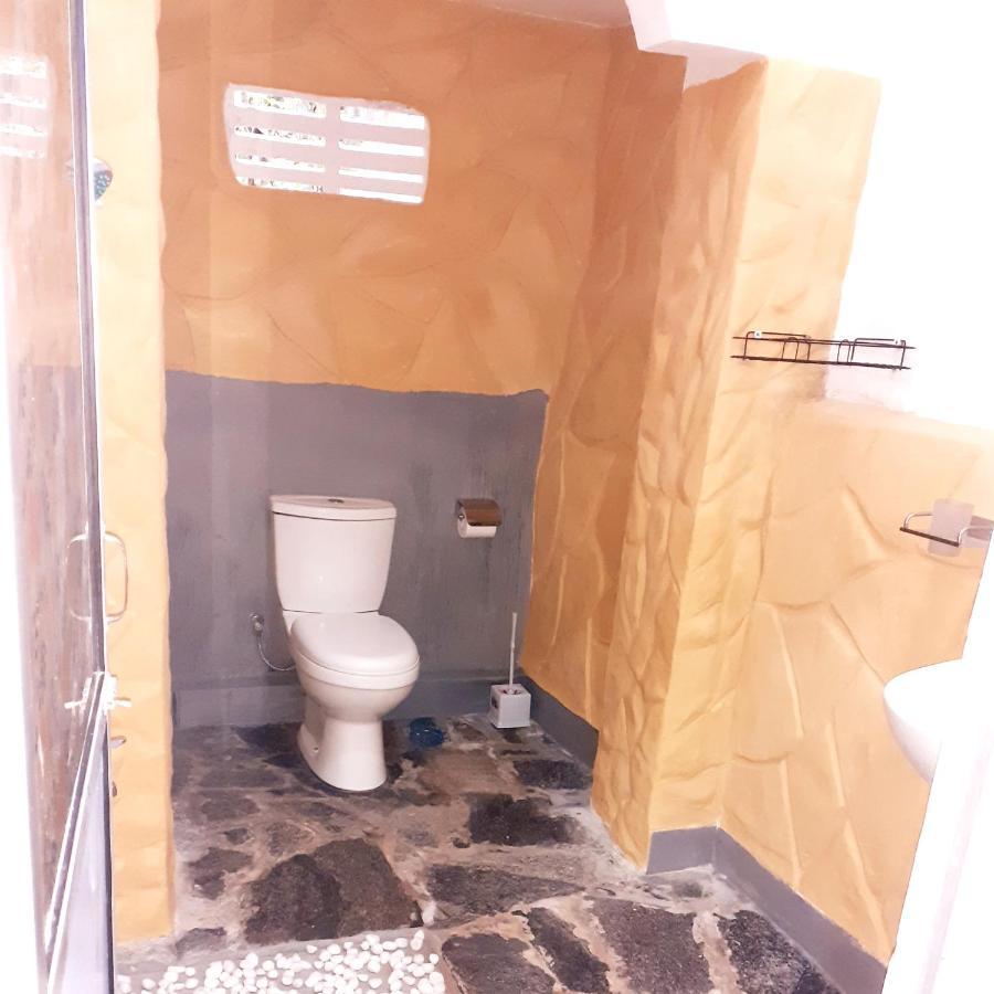 Dihini Villa ウナワトゥナ エクステリア 写真