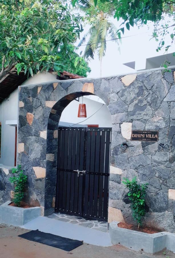 Dihini Villa ウナワトゥナ エクステリア 写真