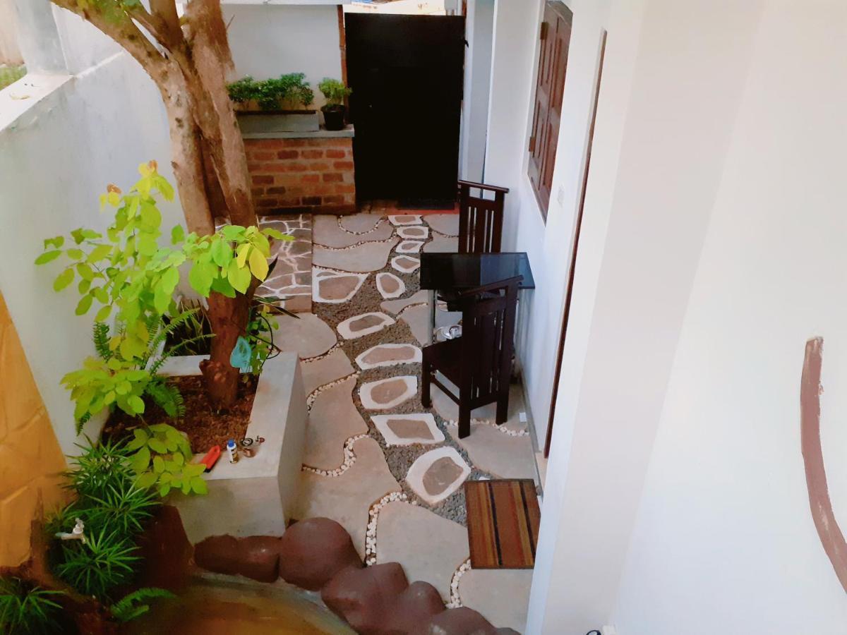 Dihini Villa ウナワトゥナ エクステリア 写真