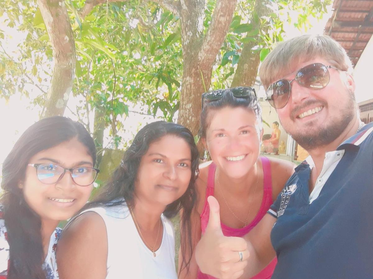 Dihini Villa ウナワトゥナ エクステリア 写真